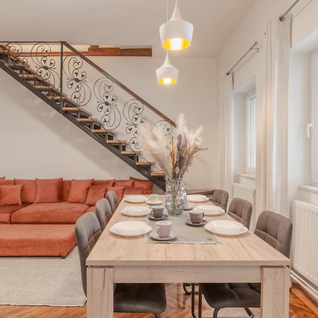 Apartament Ultra-Central Premium Cu Parcare Gratuita Pe Malul Crisului 오라데아 외부 사진