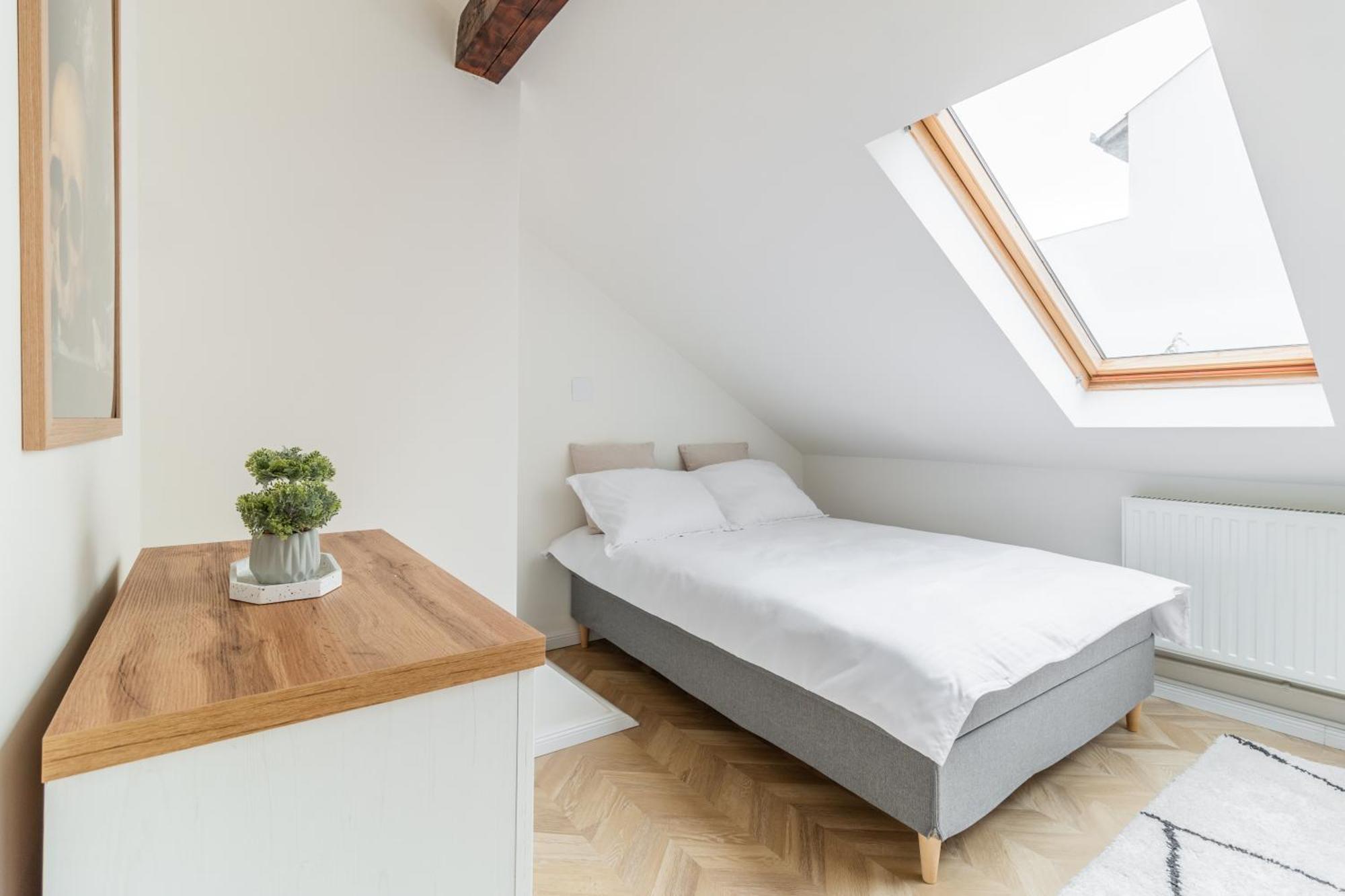 Apartament Ultra-Central Premium Cu Parcare Gratuita Pe Malul Crisului 오라데아 외부 사진
