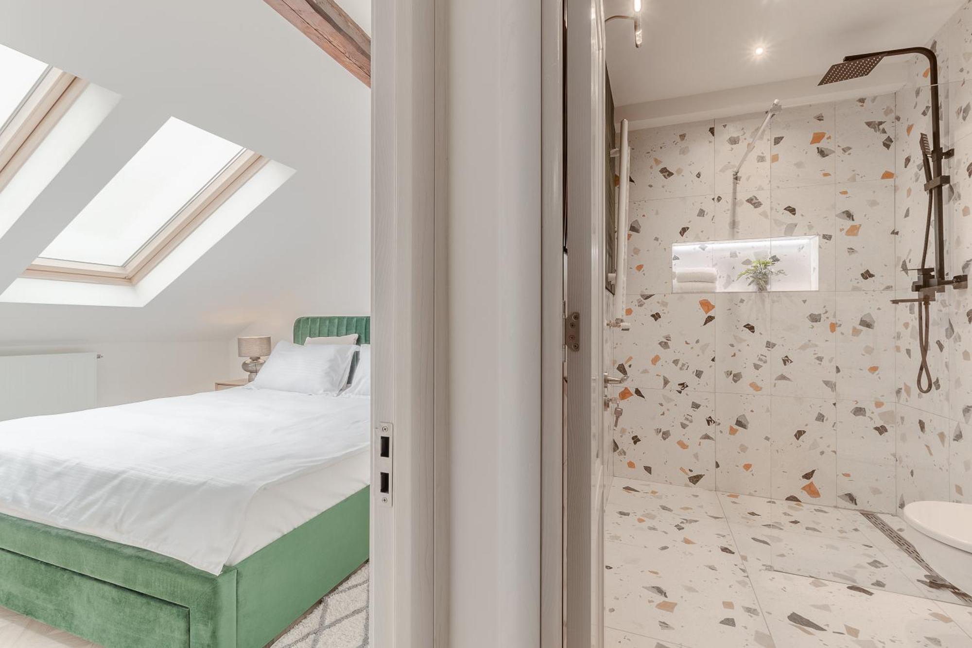 Apartament Ultra-Central Premium Cu Parcare Gratuita Pe Malul Crisului 오라데아 외부 사진