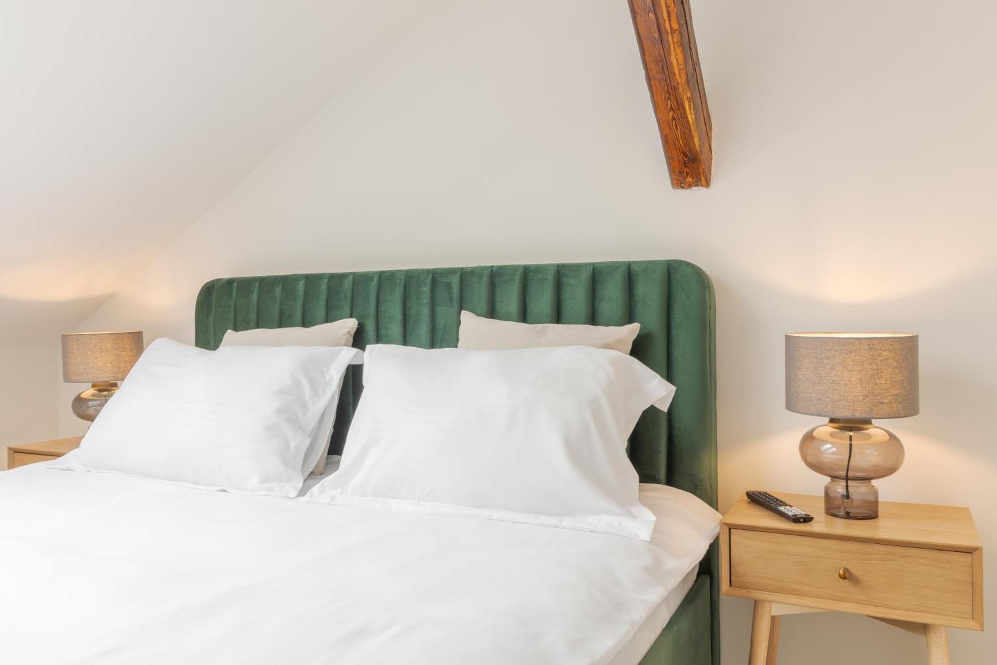 Apartament Ultra-Central Premium Cu Parcare Gratuita Pe Malul Crisului 오라데아 외부 사진