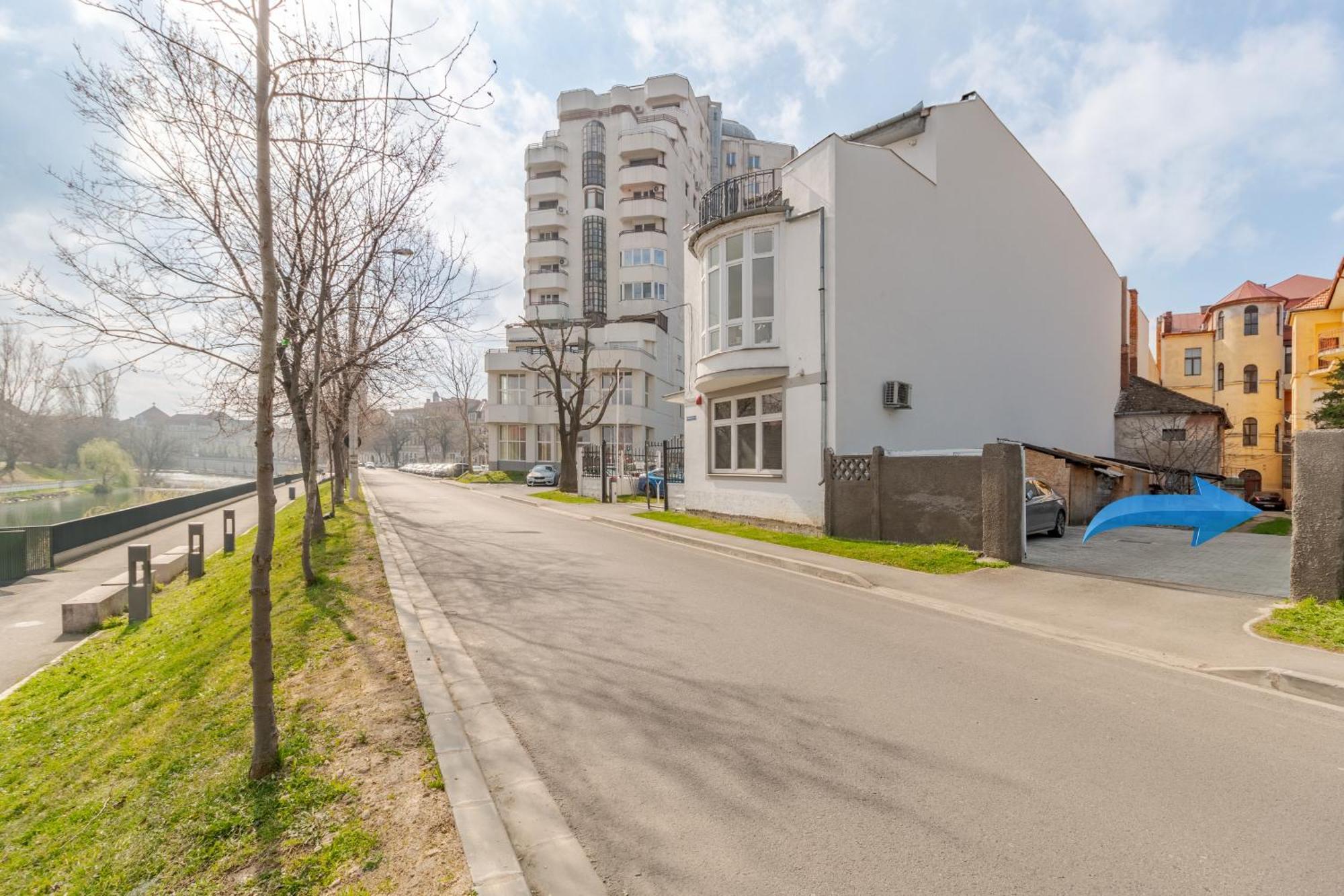 Apartament Ultra-Central Premium Cu Parcare Gratuita Pe Malul Crisului 오라데아 외부 사진